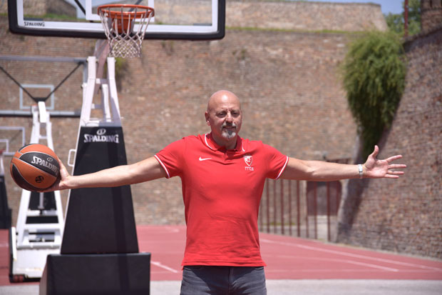 Саша Обрадовић први пут као тренер Звезде: Не плашим се, спреман сам физички и психички да изнесем велика очекивања (ФОТО)